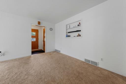 805 9th Avenue NE, Waseca, MN 56093