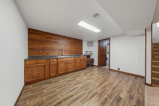 805 9th Avenue NE, Waseca, MN 56093