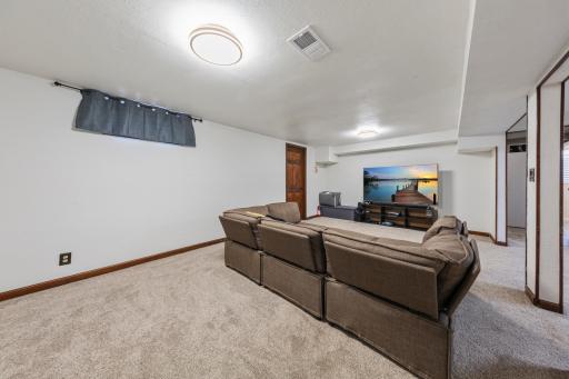 805 9th Avenue NE, Waseca, MN 56093