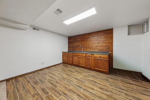 805 9th Avenue NE, Waseca, MN 56093