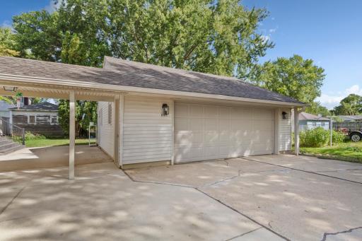 805 9th Avenue NE, Waseca, MN 56093