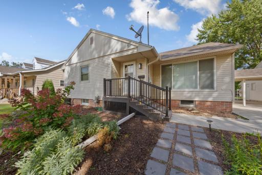 805 9th Avenue NE, Waseca, MN 56093