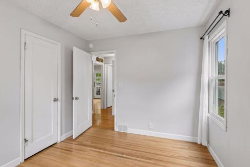 3801 26 1/2 Avenue N, Robbinsdale, MN 55422