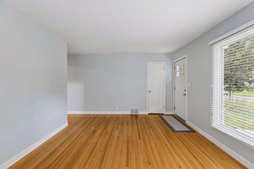 3801 26 1/2 Avenue N, Robbinsdale, MN 55422