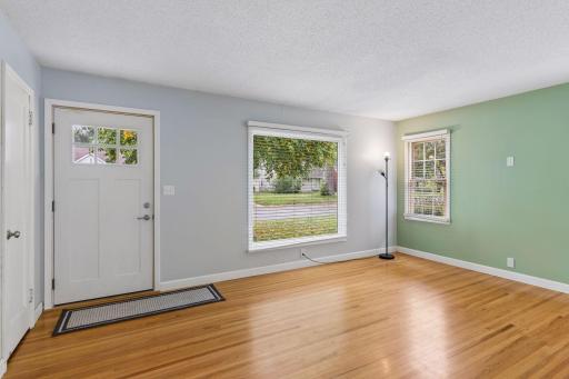 3801 26 1/2 Avenue N, Robbinsdale, MN 55422