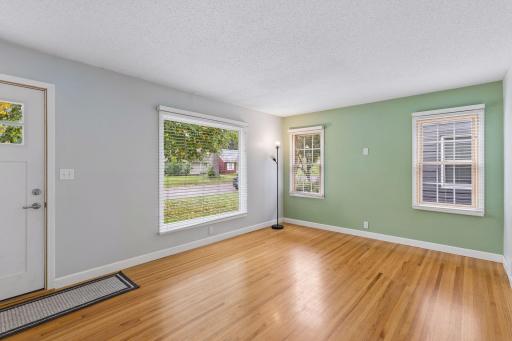3801 26 1/2 Avenue N, Robbinsdale, MN 55422