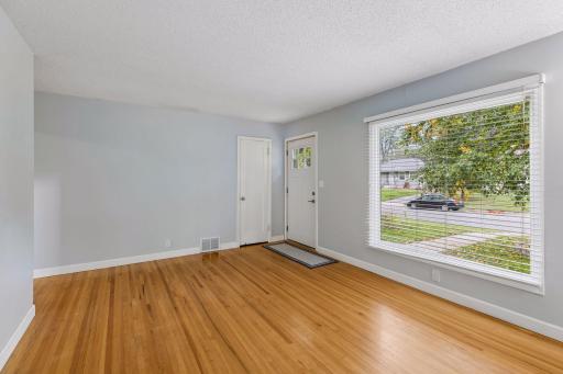 3801 26 1/2 Avenue N, Robbinsdale, MN 55422