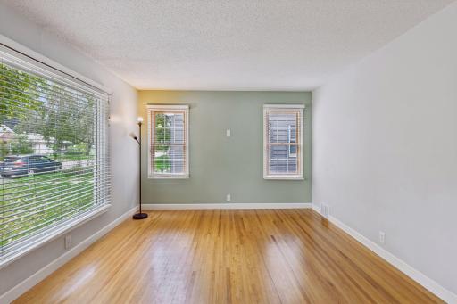 3801 26 1/2 Avenue N, Robbinsdale, MN 55422