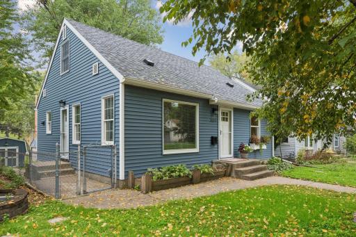 3801 26 1/2 Avenue N, Robbinsdale, MN 55422