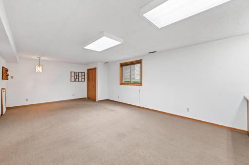 14310 14th Avenue N, Plymouth, MN 55447