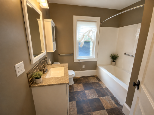 812 Pedersen Street Bathroom.png