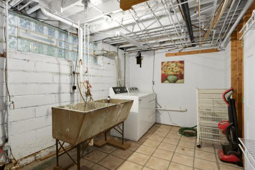 Common area laundry
