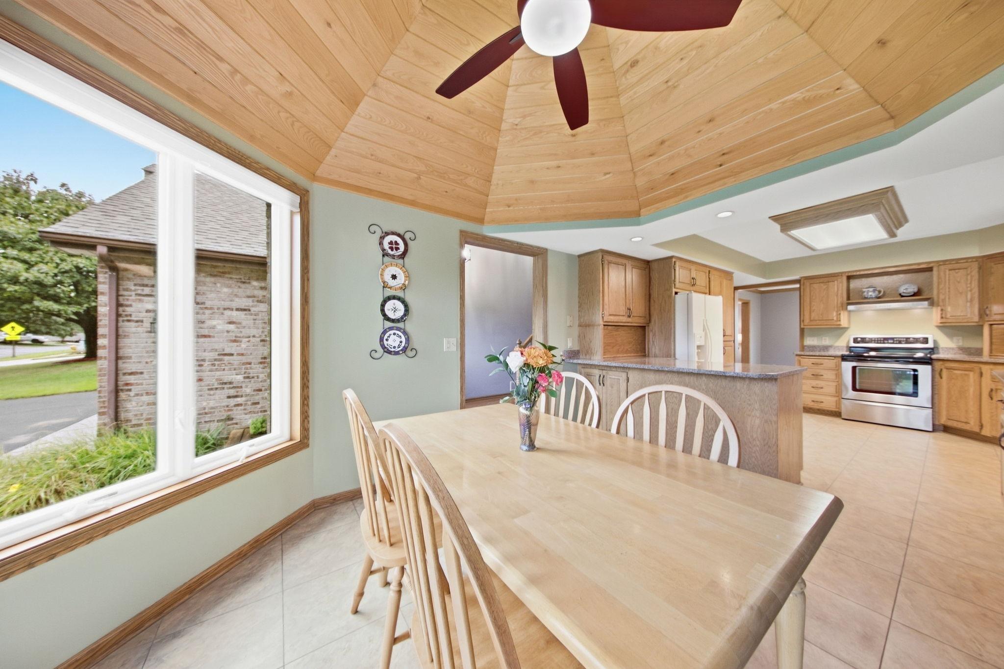 14-web-or-mls-4630_Valley_Forge_Ln_N_Minneapolis_MN_55442_017.jpg