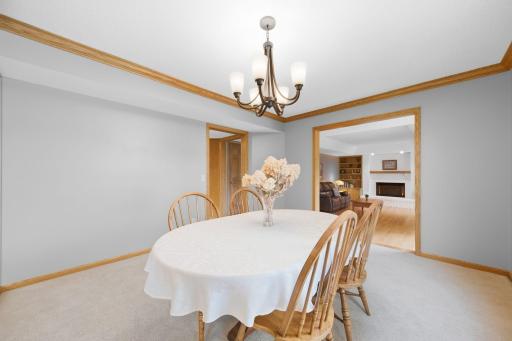 19-web-or-mls-4630_Valley_Forge_Ln_N_Minneapolis_MN_55442_022-2.jpg