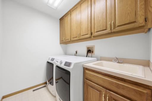 21-web-or-mls-4630_Valley_Forge_Ln_N_Minneapolis_MN_55442_001.jpg