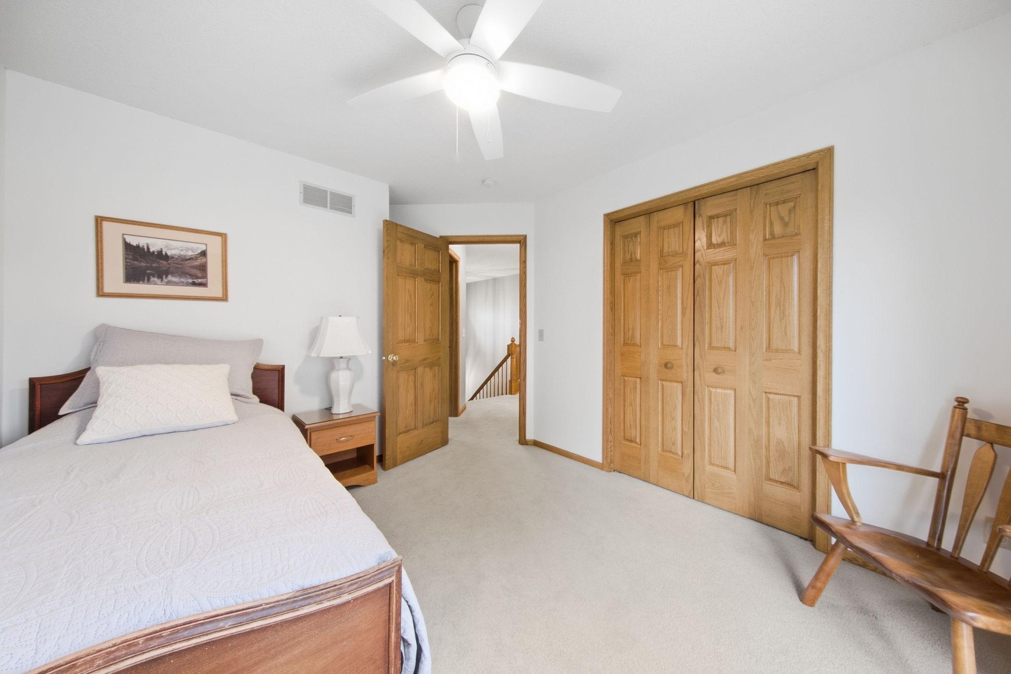 28-web-or-mls-4630_Valley_Forge_Ln_N_Minneapolis_MN_55442_010.jpg
