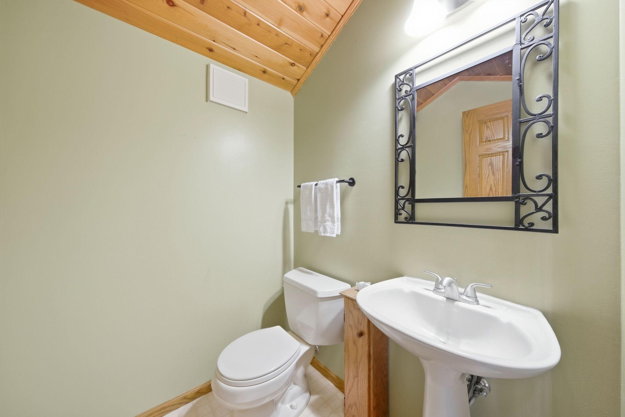 32-web-or-mls-4630_Valley_Forge_Ln_N_Minneapolis_MN_55442_028.jpg