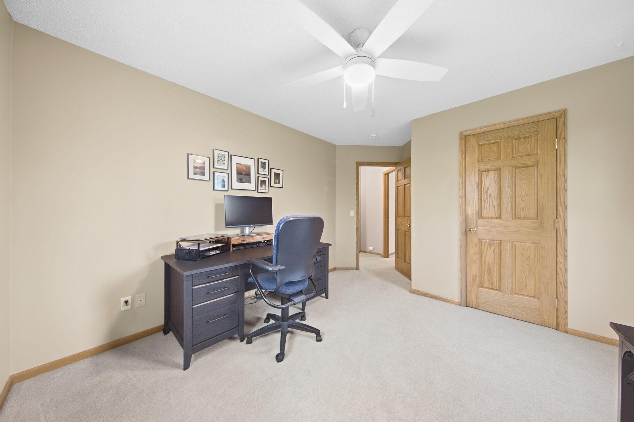 30-web-or-mls-4630_Valley_Forge_Ln_N_Minneapolis_MN_55442_013.jpg