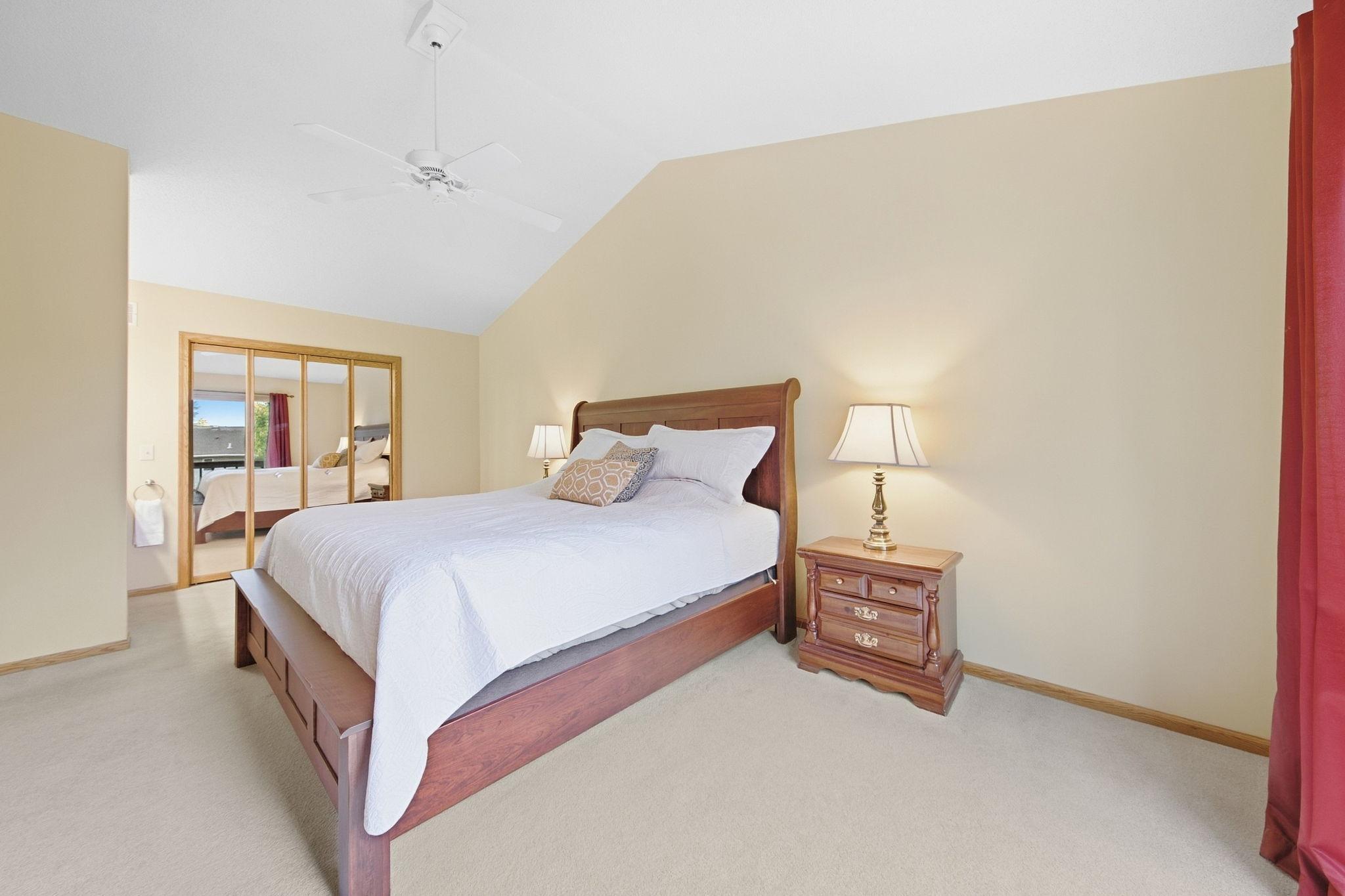 23-web-or-mls-4630_Valley_Forge_Ln_N_Minneapolis_MN_55442_003.jpg