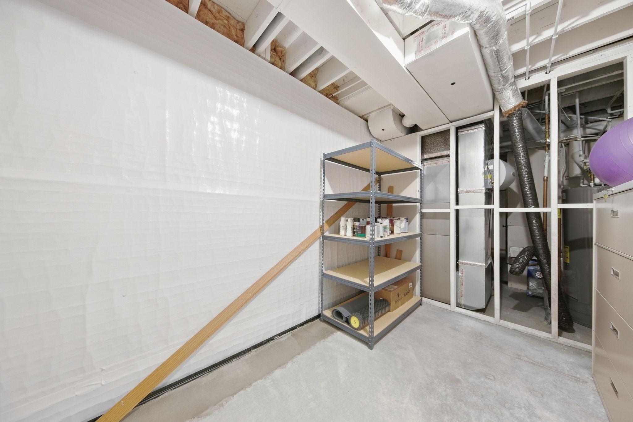 33-web-or-mls-4630_Valley_Forge_Ln_N_Minneapolis_MN_55442_029.jpg