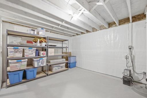 39-web-or-mls-4630_Valley_Forge_Ln_N_Minneapolis_MN_55442_035.jpg