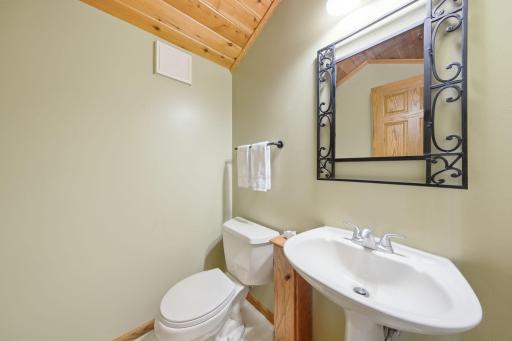 40-web-or-mls-4630_Valley_Forge_Ln_N_Minneapolis_MN_55442_036.jpg
