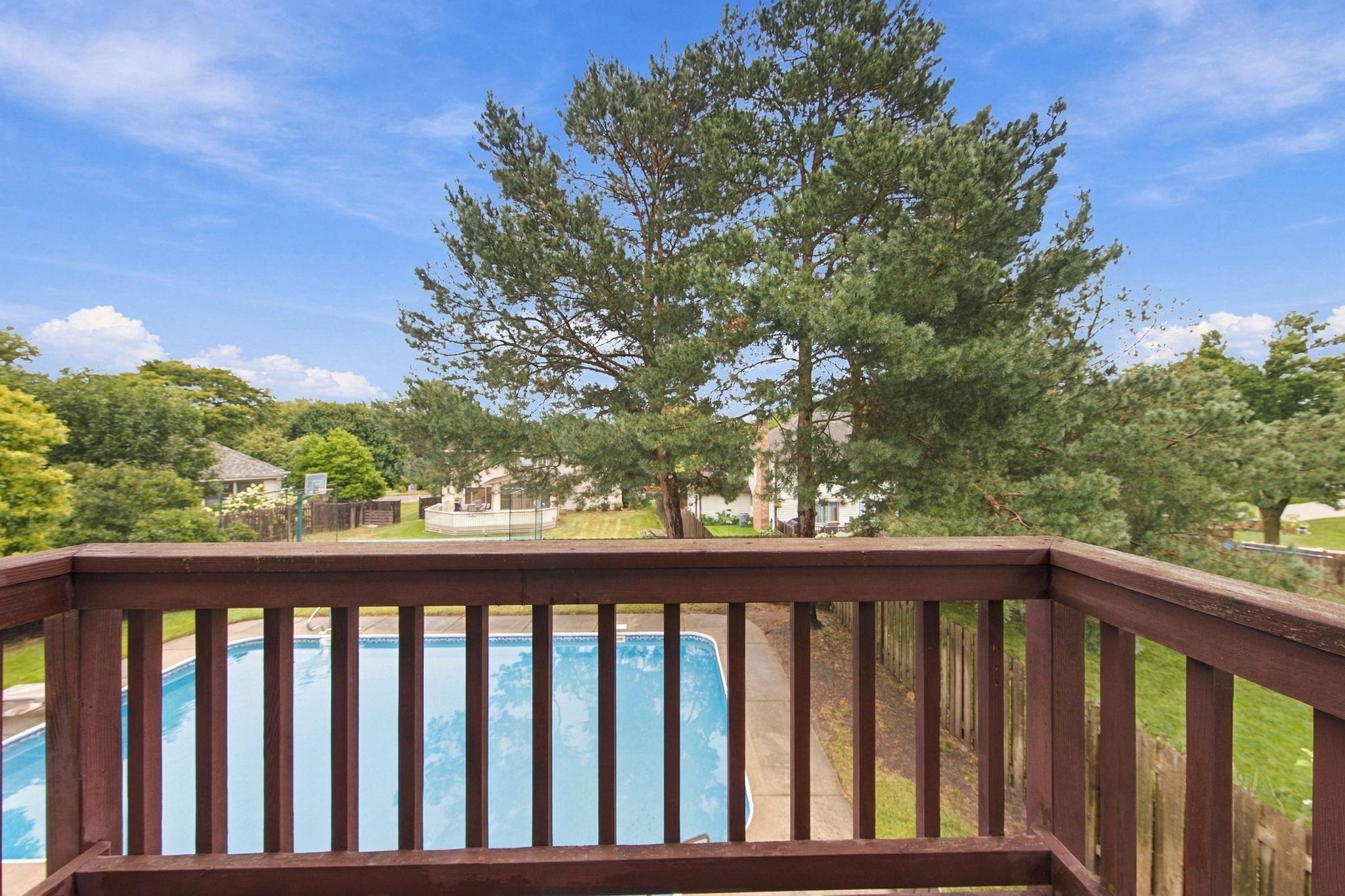 45-web-or-mls-4630_Valley_Forge_Ln_N_Minneapolis_MN_55442_011.jpg