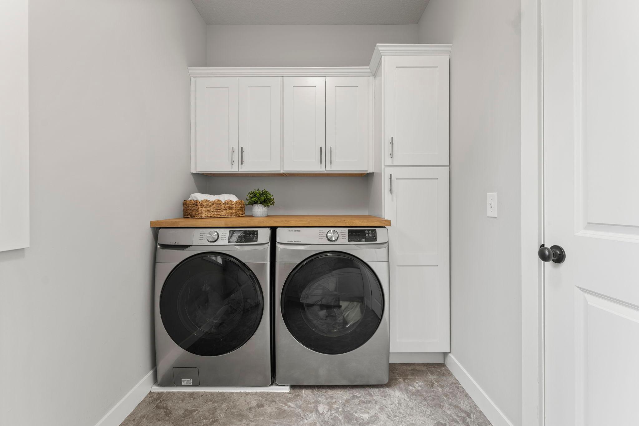 Another view of the laundry room.