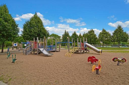 Bryn Mawr Meadows Park - Features upgraded softball and baseball fields, soccer fields, tennis court and a unique cricket field that hosts city-wide tournaments. It also offers a modern playground and a wading pool for hot summer days.