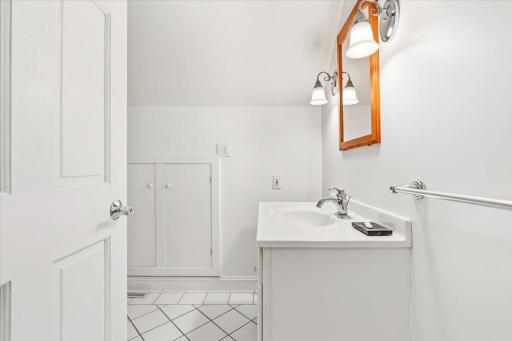 2nd floor full bath