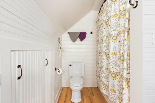 2nd floor full bath