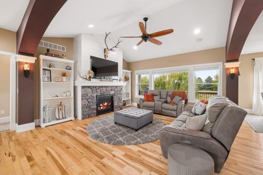 11003 Wesley Dr-MLS-3.jpg