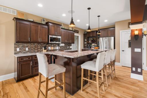 11003 Wesley Dr-MLS-8.jpg