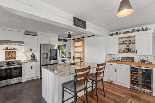 15601 Summit Drive, Eden Prairie, MN 55347