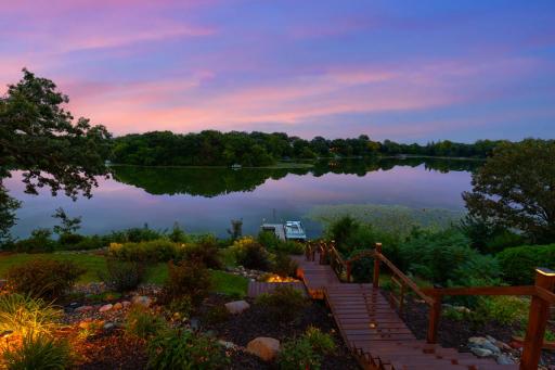 15601 Summit Drive, Eden Prairie, MN 55347