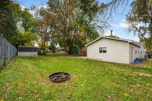 Private back Yard with fire-pit, fully enclosed, 6-foot privacy-fenced backyard!
