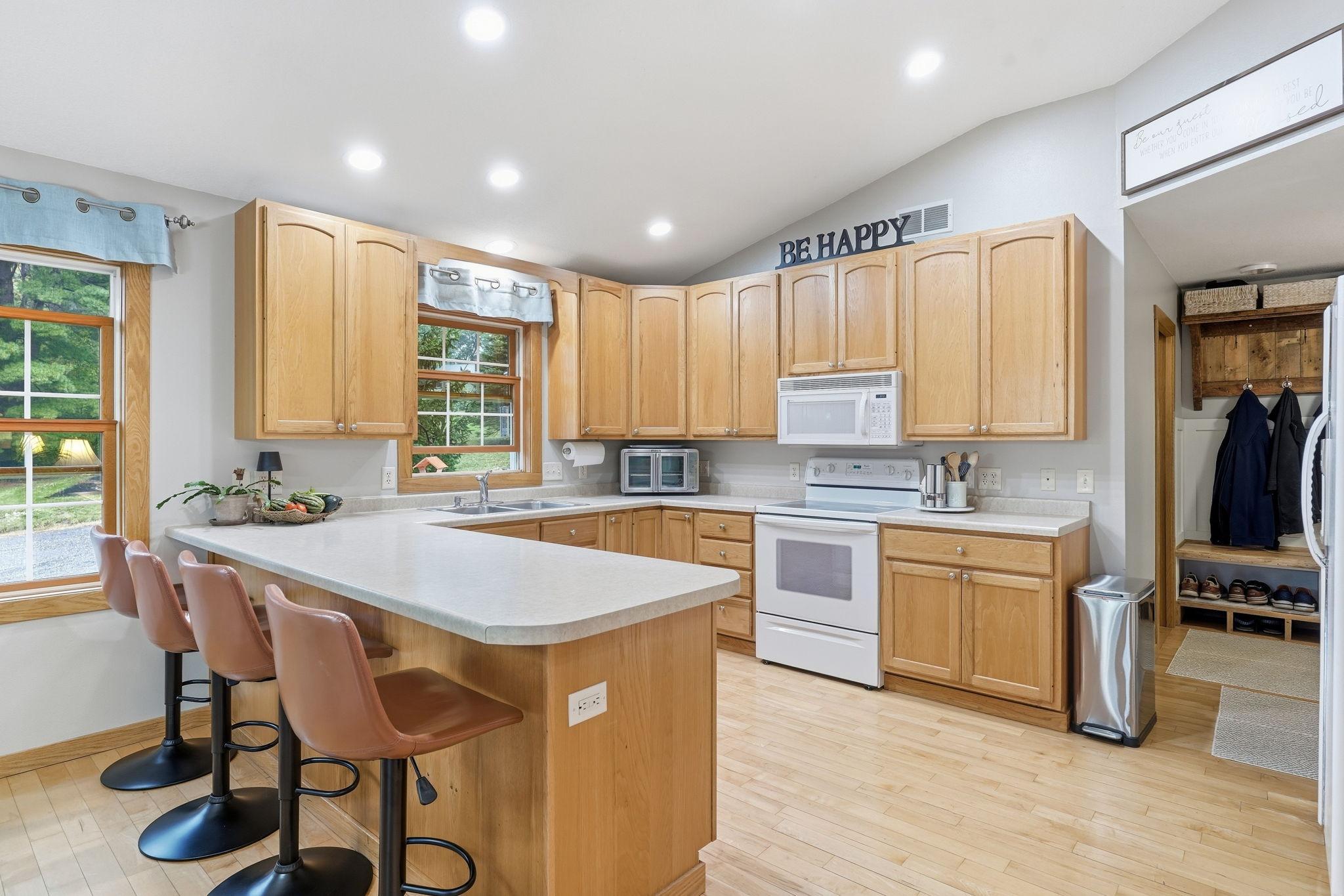 6-web-or-mls-397_175th_St_Osceola_WI_54020_010.jpg