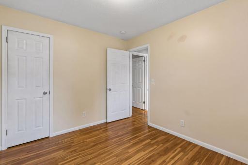 300 105th Avenue NE, Blaine, MN 55434
