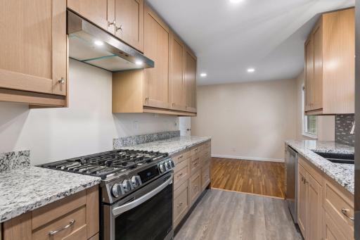Smart gas range brings elevated functionality to the kitchen with InstaView®, ProBake® Convection, Air Fry, rapid boiling, and True Simmering for versatile cooking and effortless everyday meals.