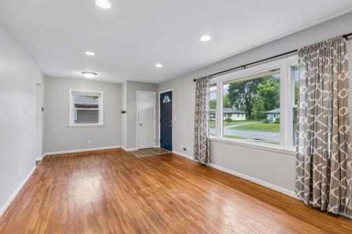 300 105th Avenue NE, Blaine, MN 55434
