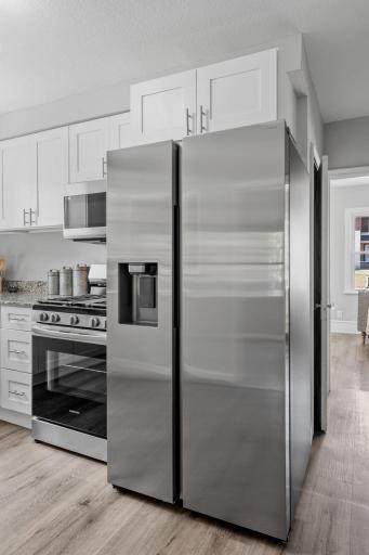 23-web-or-mls-3726 Fremont Ave N-23.jpg