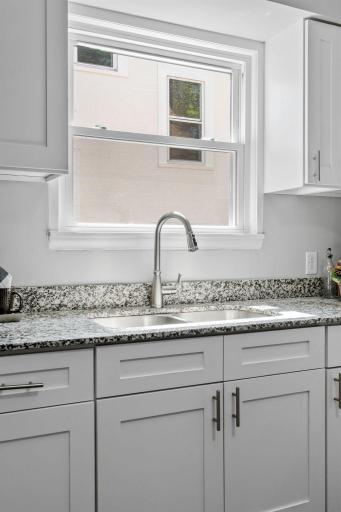 24-web-or-mls-3726 Fremont Ave N-24.jpg