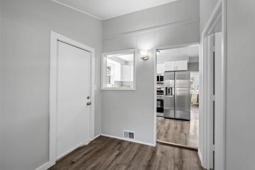 18-web-or-mls-3726 Fremont Ave N-18.jpg