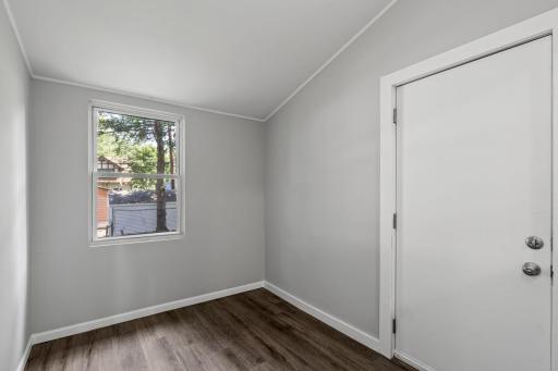 17-web-or-mls-3726 Fremont Ave N-17.jpg