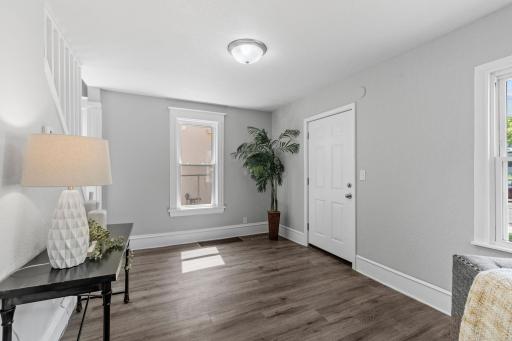 10-web-or-mls-3726 Fremont Ave N-10.jpg