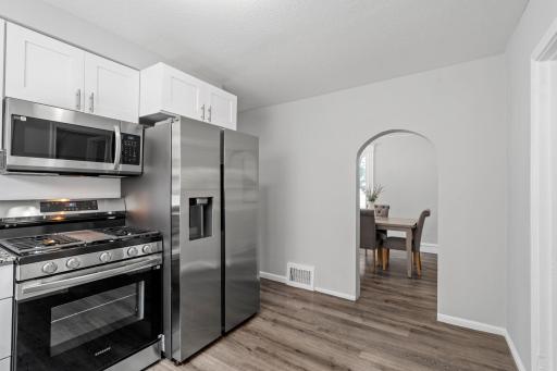 21-web-or-mls-3726 Fremont Ave N-21.jpg