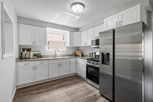 19-web-or-mls-3726 Fremont Ave N-19.jpg