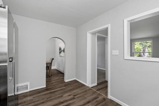 22-web-or-mls-3726 Fremont Ave N-22.jpg