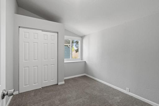 25-web-or-mls-3726 Fremont Ave N-25.jpg