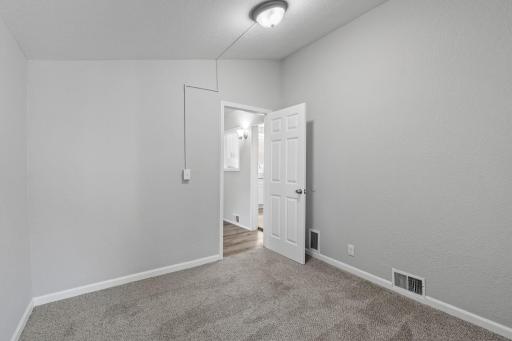 26-web-or-mls-3726 Fremont Ave N-26.jpg